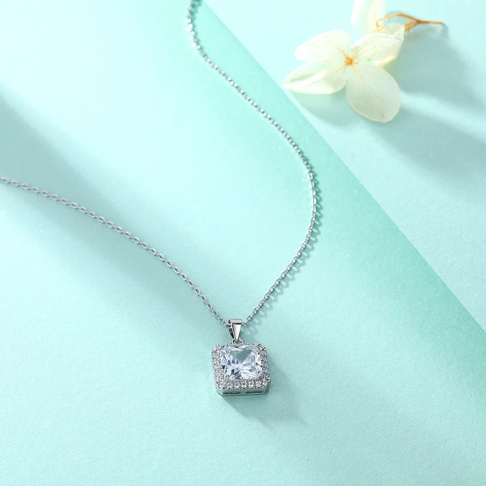 Anya Necklace